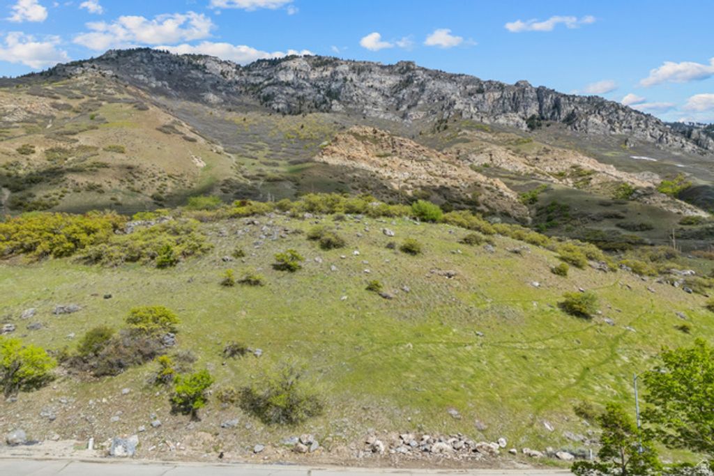 Image 3 of property listing at 1392 N 1500 E 45, Provo, UT 84604