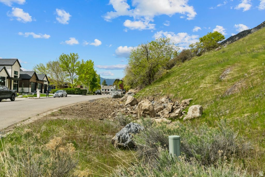 Image 5 of property listing at 1392 N 1500 E 45, Provo, UT 84604