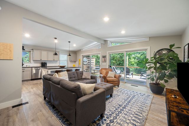 14 Gamlingay Lane, Bella Vista, AR 72714