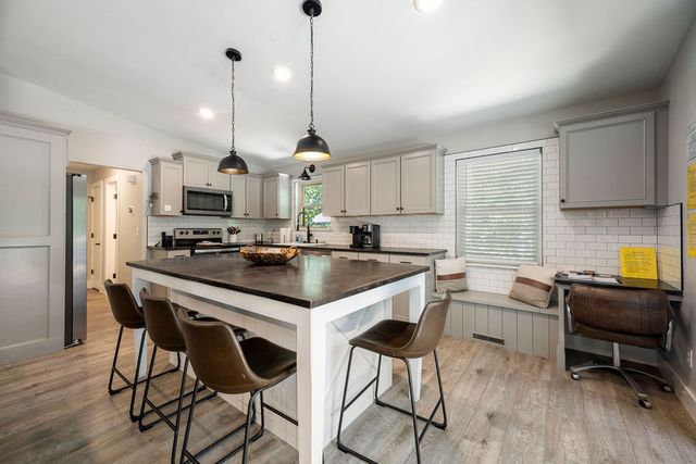 14 Gamlingay Lane, Bella Vista, AR 72714