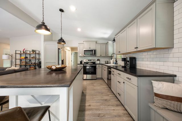 14 Gamlingay Lane, Bella Vista, AR 72714