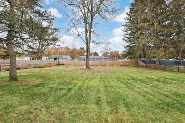 193 Marmon St, Springfield, MA 01129