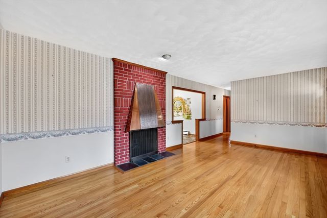 193 Marmon St, Springfield, MA 01129