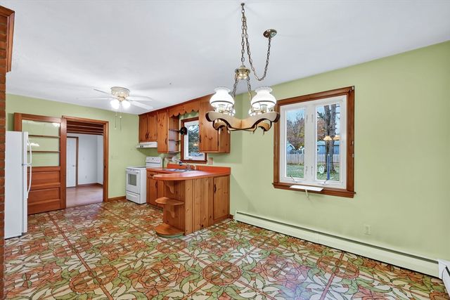 193 Marmon St, Springfield, MA 01129