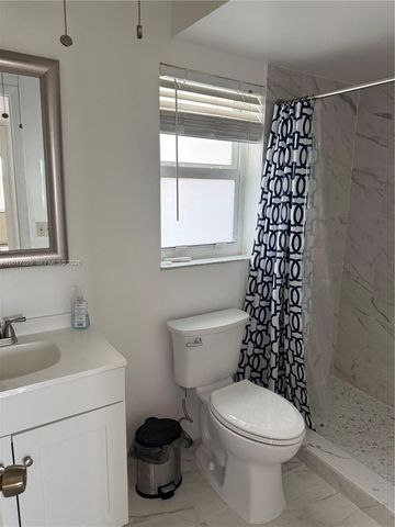 9041 Sunrise Lakes Boulevard 303, Sunrise, FL 33322