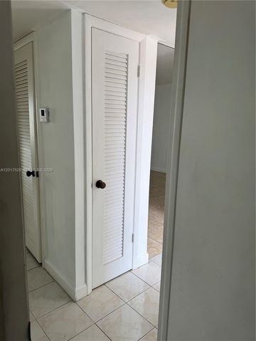 9041 Sunrise Lakes Boulevard 303, Sunrise, FL 33322