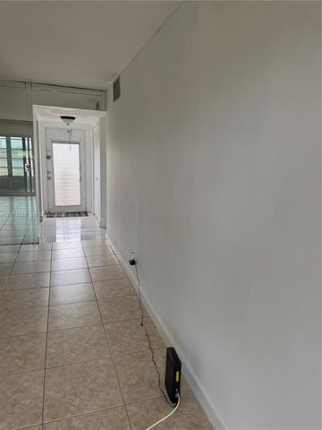9041 Sunrise Lakes Boulevard 303, Sunrise, FL 33322