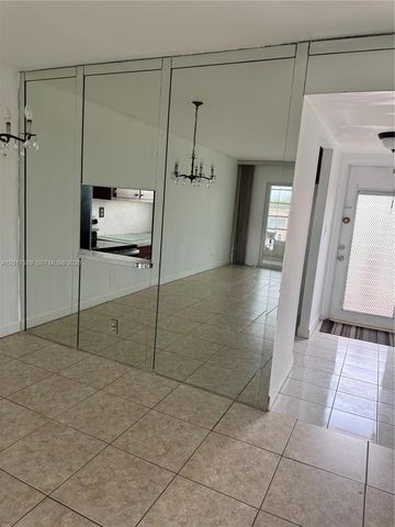 9041 Sunrise Lakes Boulevard 303, Sunrise, FL 33322