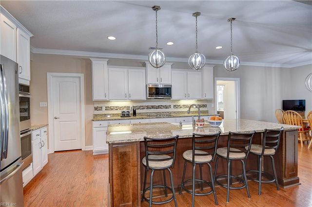 1304 Thrasher LNDG, Chesapeake, VA 23320