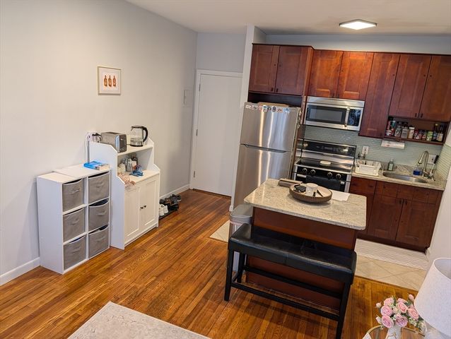 15 University 25, Brookline, MA 02445