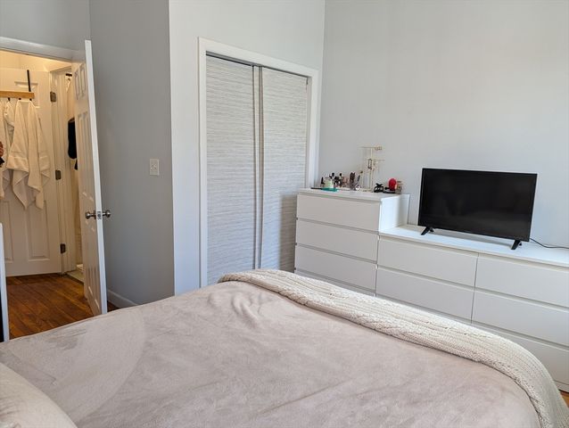 15 University 25, Brookline, MA 02445