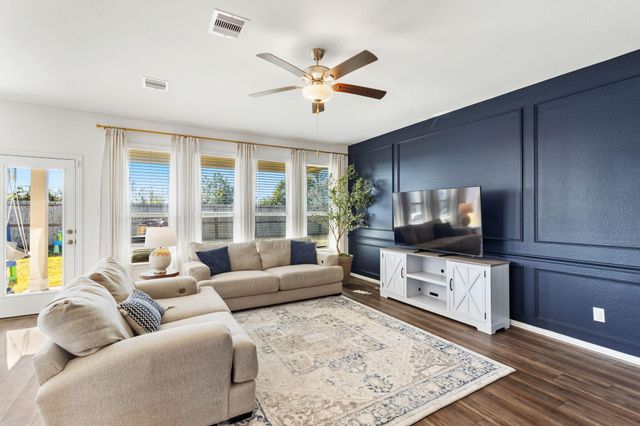 15318 Spring Lake Avenue, Mont Belvieu, TX 77523