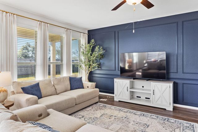 15318 Spring Lake Avenue, Mont Belvieu, TX 77523