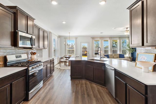 15318 Spring Lake Avenue, Mont Belvieu, TX 77523