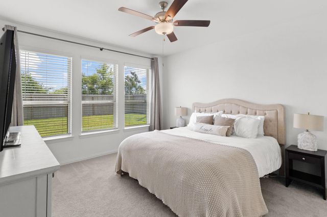 15318 Spring Lake Avenue, Mont Belvieu, TX 77523