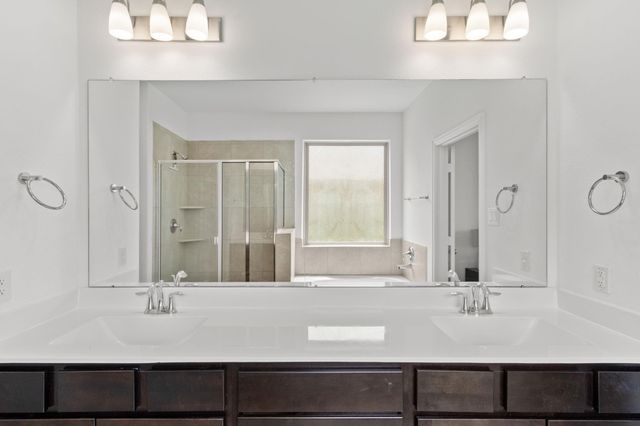 15318 Spring Lake Avenue, Mont Belvieu, TX 77523