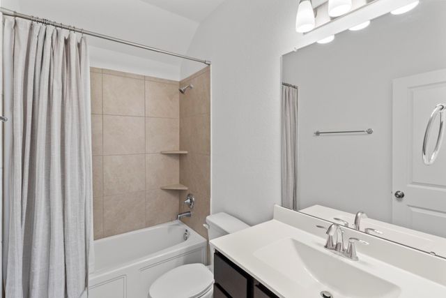 15318 Spring Lake Avenue, Mont Belvieu, TX 77523