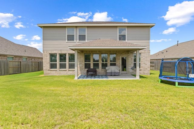 15318 Spring Lake Avenue, Mont Belvieu, TX 77523