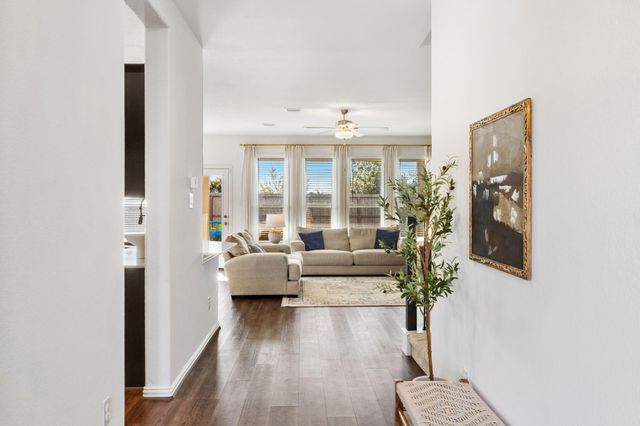 15318 Spring Lake Avenue, Mont Belvieu, TX 77523