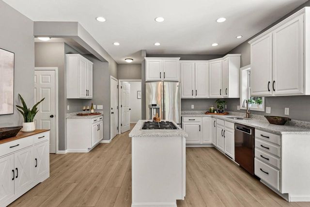 3058 Saddle Brooke Trail, Sun Prairie, WI 53590