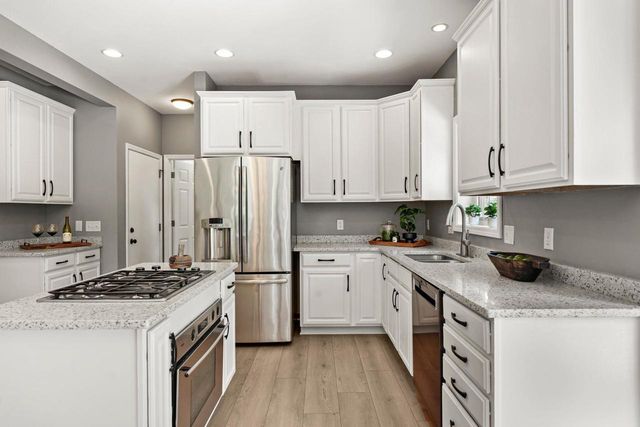 3058 Saddle Brooke Trail, Sun Prairie, WI 53590