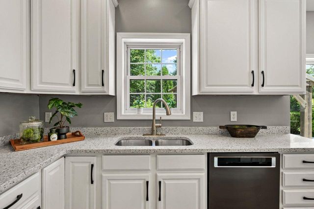 3058 Saddle Brooke Trail, Sun Prairie, WI 53590