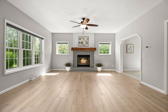 3058 Saddle Brooke Trail, Sun Prairie, WI 53590