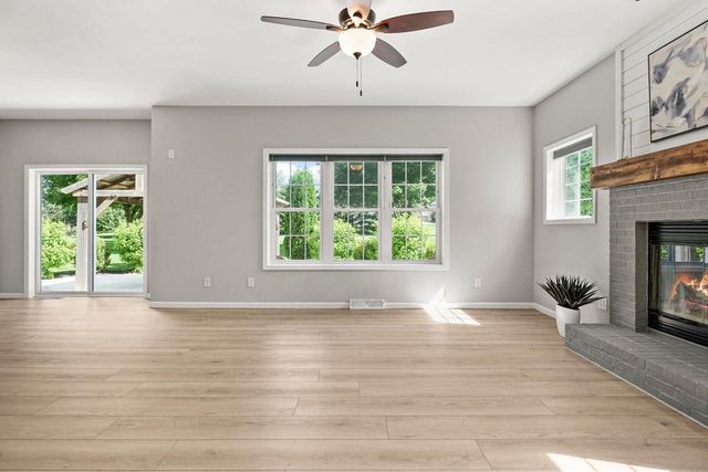 3058 Saddle Brooke Trail, Sun Prairie, WI 53590