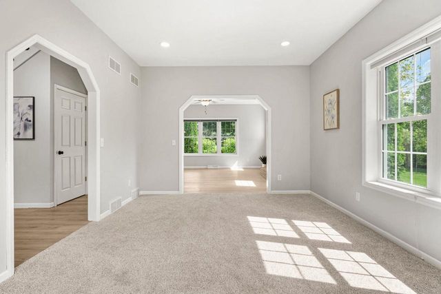 3058 Saddle Brooke Trail, Sun Prairie, WI 53590