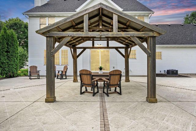 3058 Saddle Brooke Trail, Sun Prairie, WI 53590