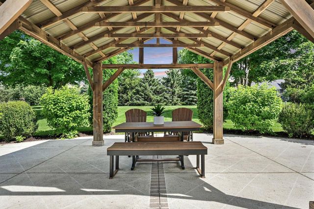 3058 Saddle Brooke Trail, Sun Prairie, WI 53590