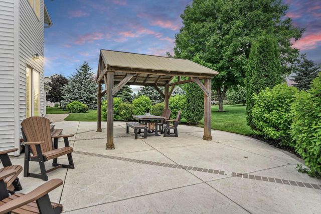 3058 Saddle Brooke Trail, Sun Prairie, WI 53590