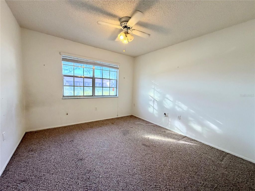 Image 11 of property listing at 11210 DOLLAR LAKE DRIVE 2, Port Richey, FL 34668