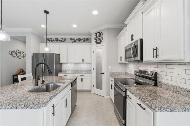333 MEADOW POINTE DRIVE, Haines City, FL 33844
