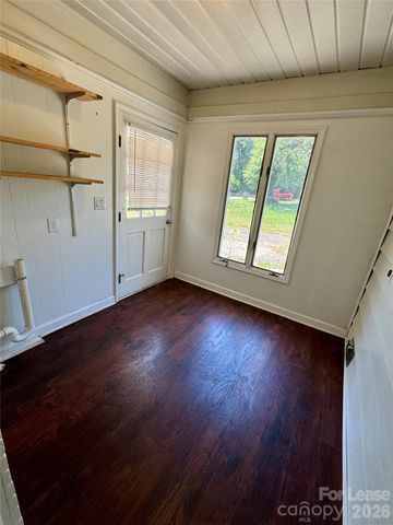 106 Crest Street, Mount Holly, NC 28120