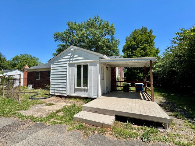 106 Crest Street, Mount Holly, NC 28120
