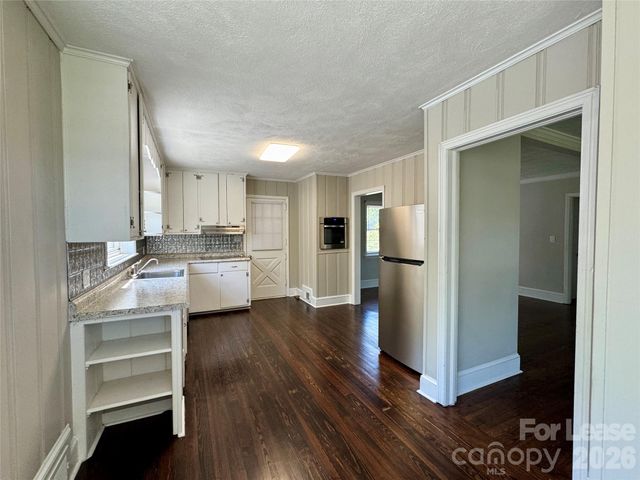 106 Crest Street, Mount Holly, NC 28120