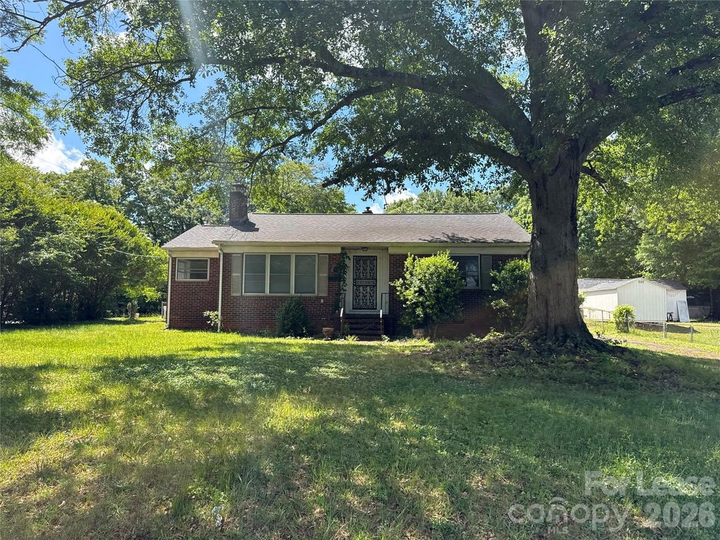 106 Crest Street, Mount Holly, NC 28120