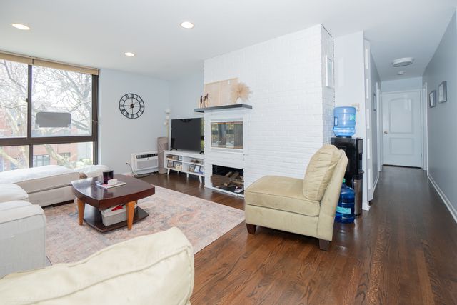 2201 N Cleveland Avenue 306, Chicago, IL 60614