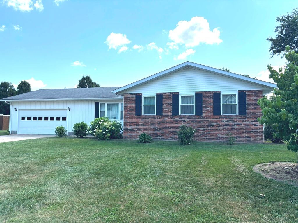 Image 1 of property listing at 222 Northwood Lane, Salem, IL 62881