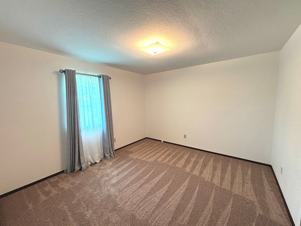 Image 11 of property listing at 222 Northwood Lane, Salem, IL 62881