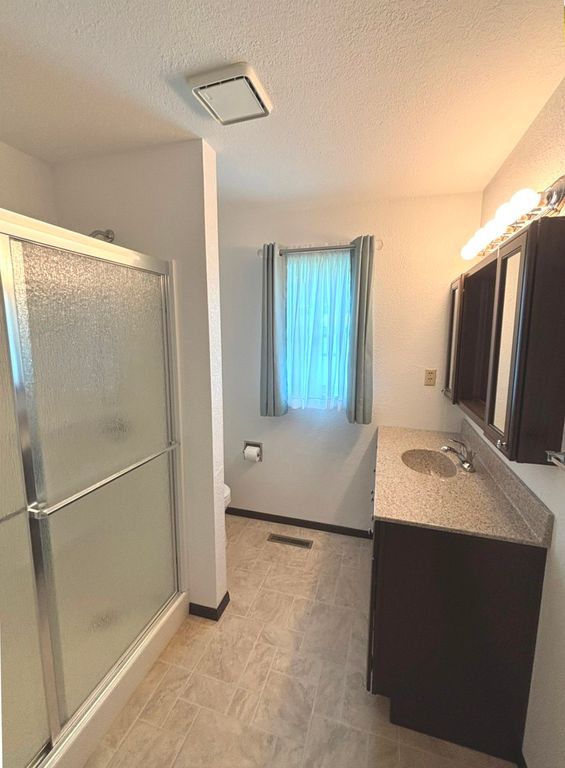 Image 13 of property listing at 222 Northwood Lane, Salem, IL 62881