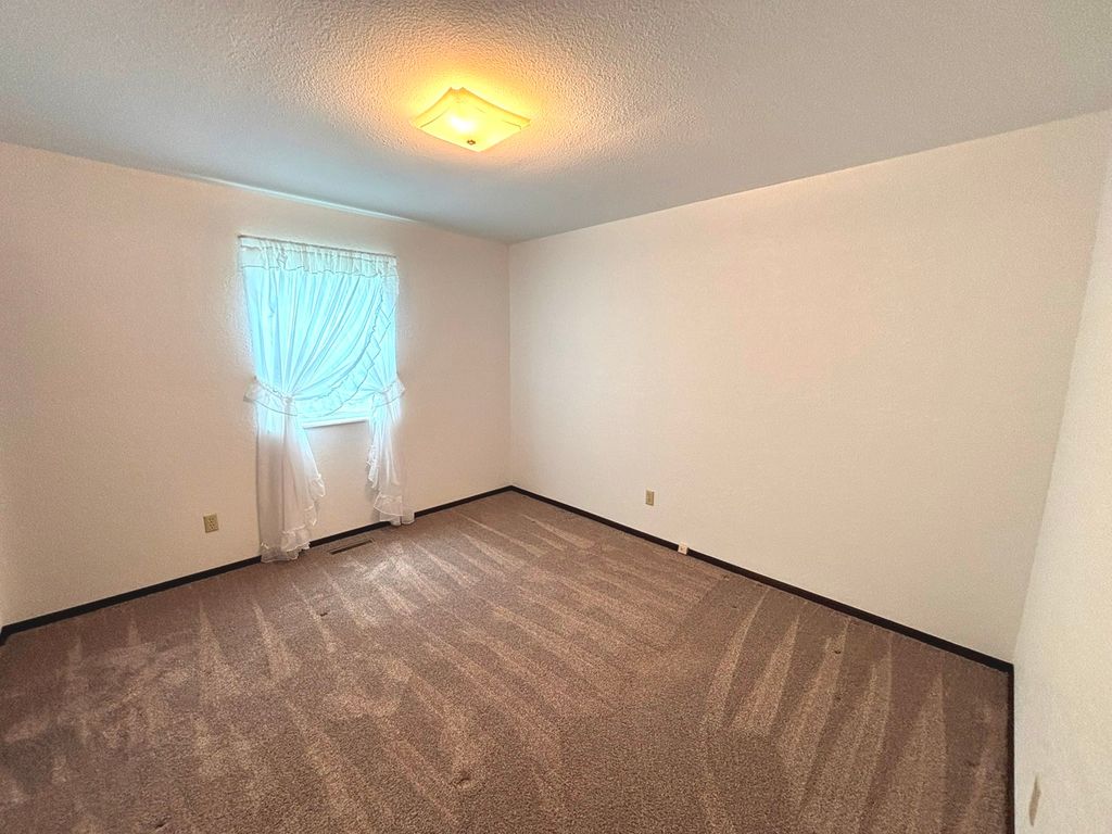 Image 14 of property listing at 222 Northwood Lane, Salem, IL 62881