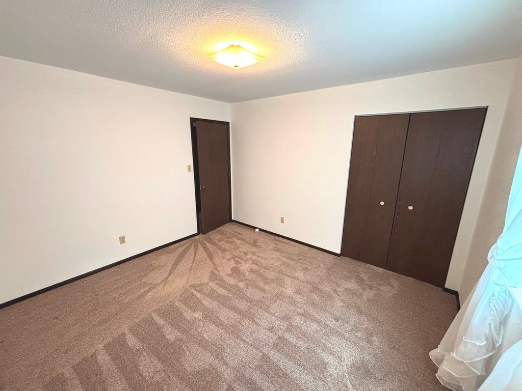 Image 15 of property listing at 222 Northwood Lane, Salem, IL 62881