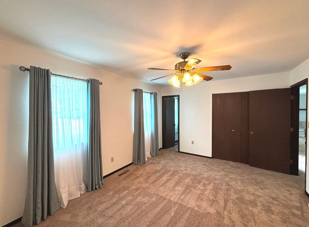 Image 8 of property listing at 222 Northwood Lane, Salem, IL 62881