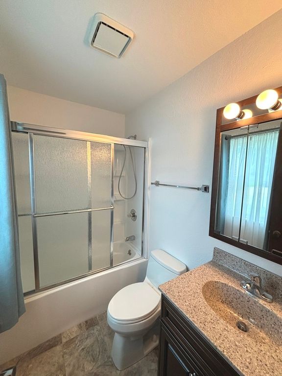 Image 10 of property listing at 222 Northwood Lane, Salem, IL 62881
