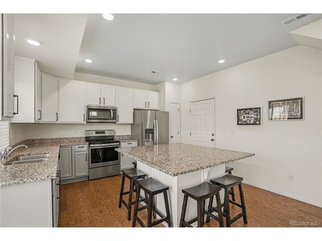 26309 E Maple Dr, Aurora, CO 80018