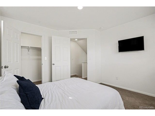 26309 E Maple Dr, Aurora, CO 80018