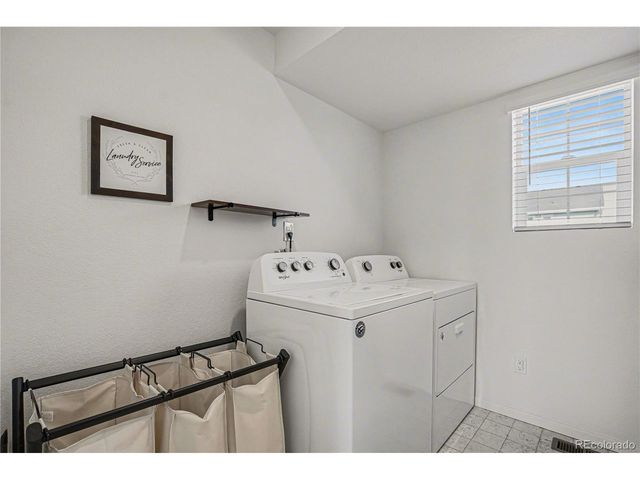 26309 E Maple Dr, Aurora, CO 80018