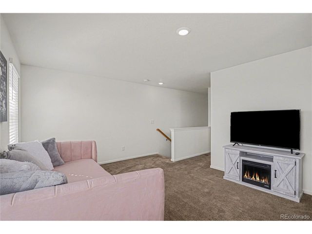 26309 E Maple Dr, Aurora, CO 80018